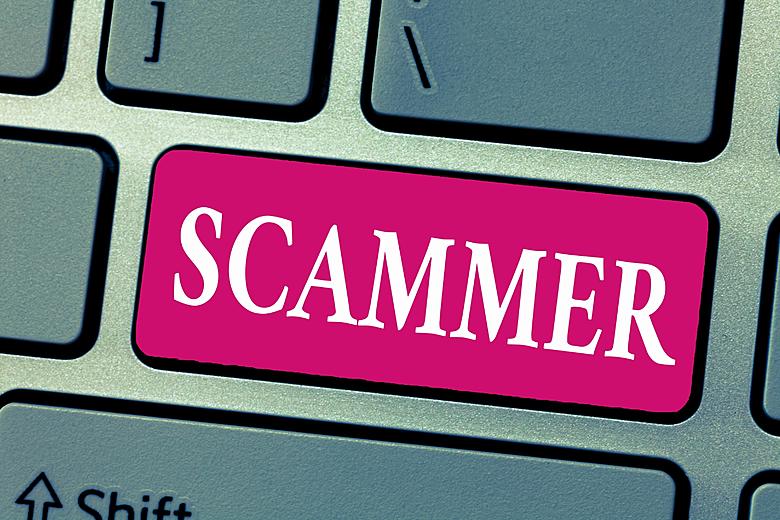 Understanding the Raenna Lee Brother Passed Away Text Scam